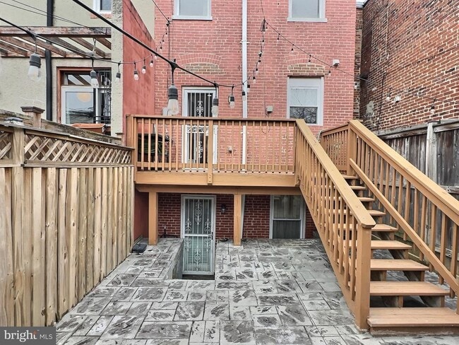 Building Photo - 1227 Linden Pl NE