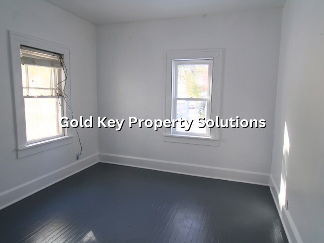 Building Photo - 631 High St