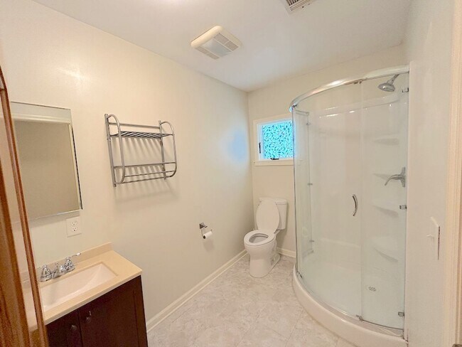 Building Photo - 54 Falligant Ave