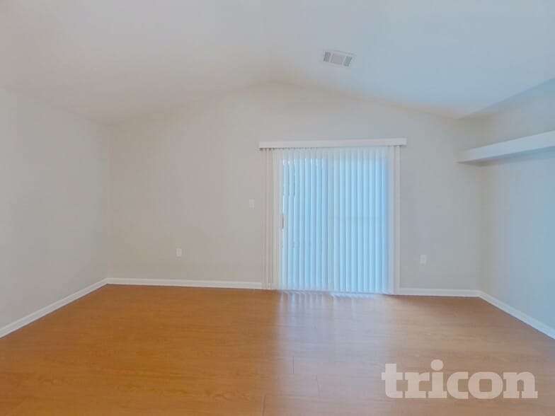 Building Photo - 2028 Stoney Pointe Cir