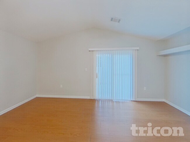 Building Photo - 2028 Stoney Pointe Cir