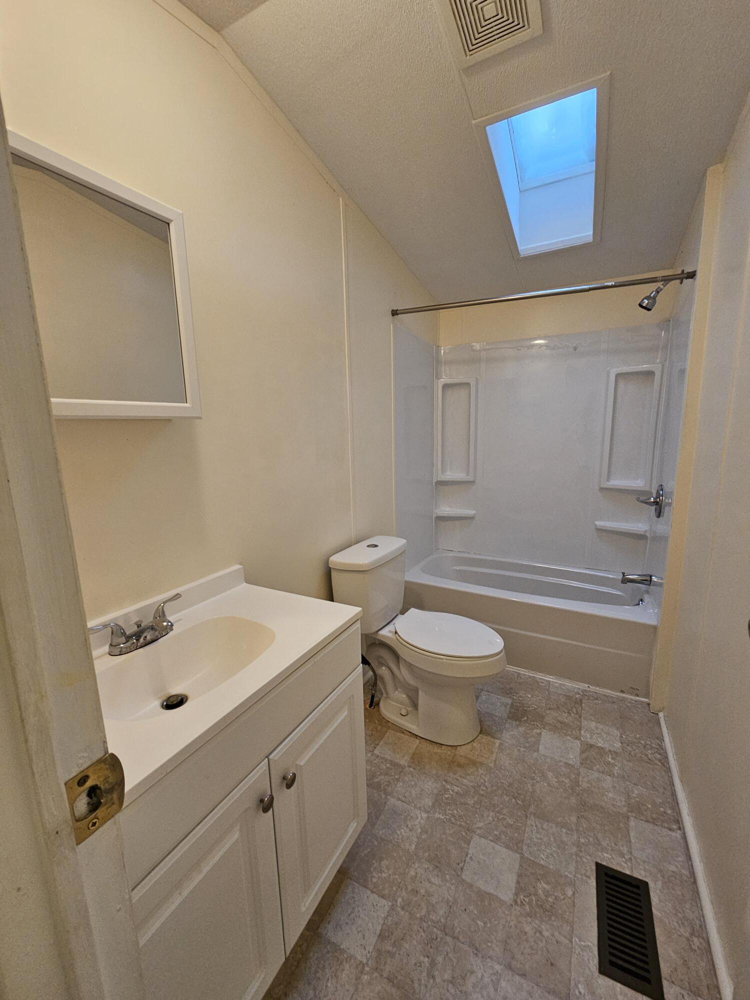 Building Photo - 16 Noble Ln