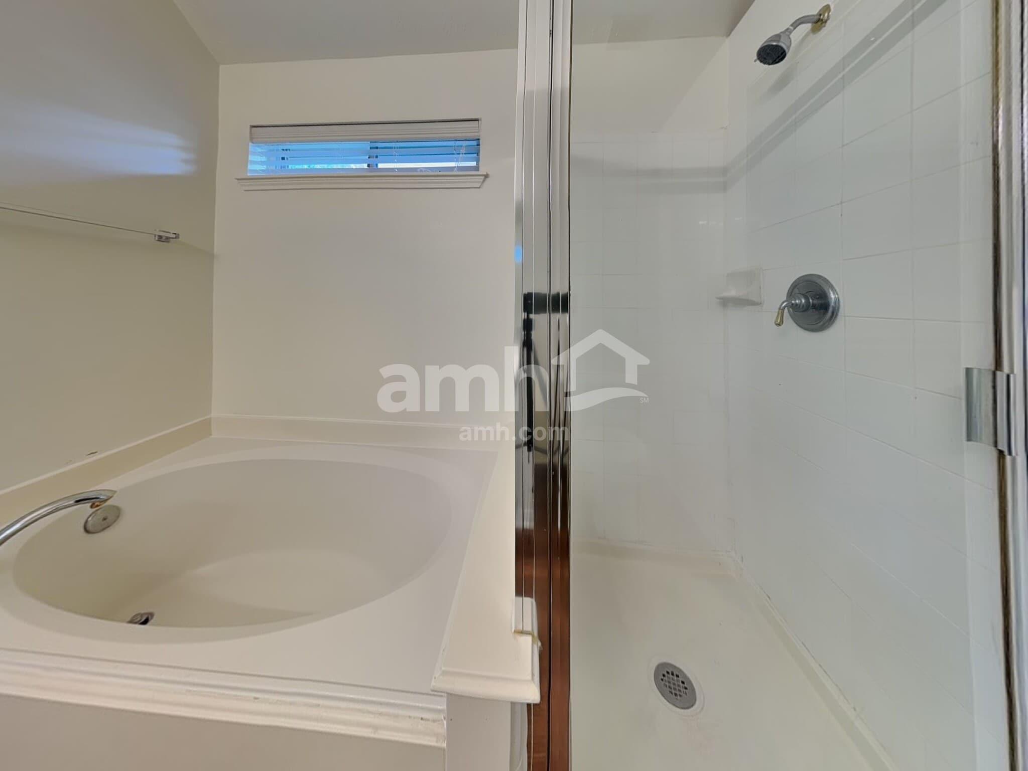 Building Photo - 9710 Sundew Dr