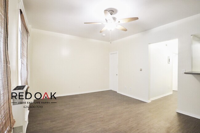 Building Photo - Completely Remodeled Top Floor Studio With...