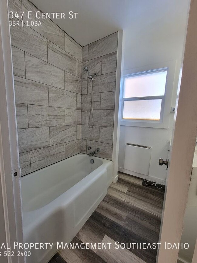 Building Photo - 347 E Center St