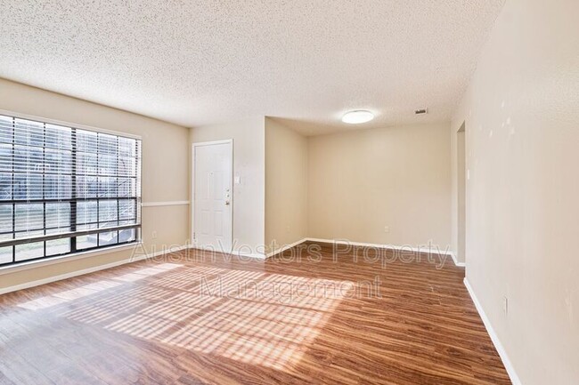 Building Photo - 301 Craddock Ave