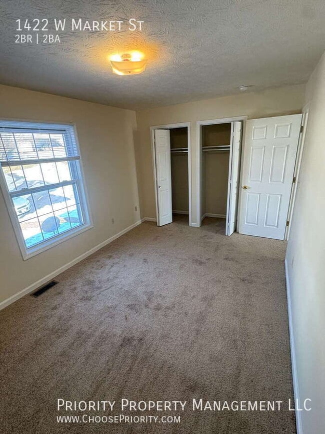 Building Photo - 1422 W Market St