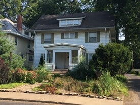 Building Photo - 1815 W Bradley Ave