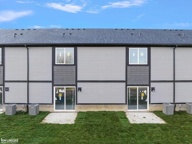 Building Photo - 51410 Tides Dr