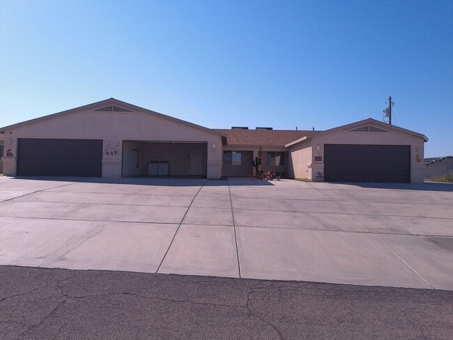 Primary Photo - Seasonal rental 2 bedrooms 2 bathrooms