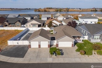 Building Photo - Beautiful 2 Bedroom home with detached shop!