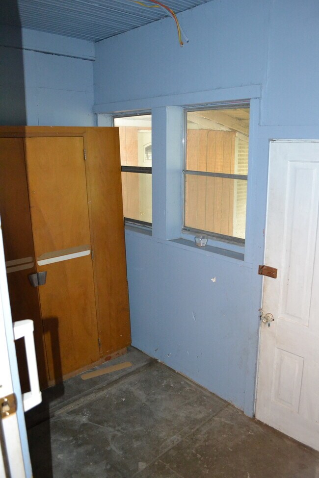 Building Photo - Nice and previously remodeled 2 bedroom w/ detached 3rd bedroom, carport & storage garage in Clay...