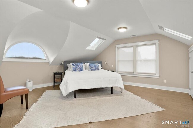 Building Photo - 69 Weed Ave