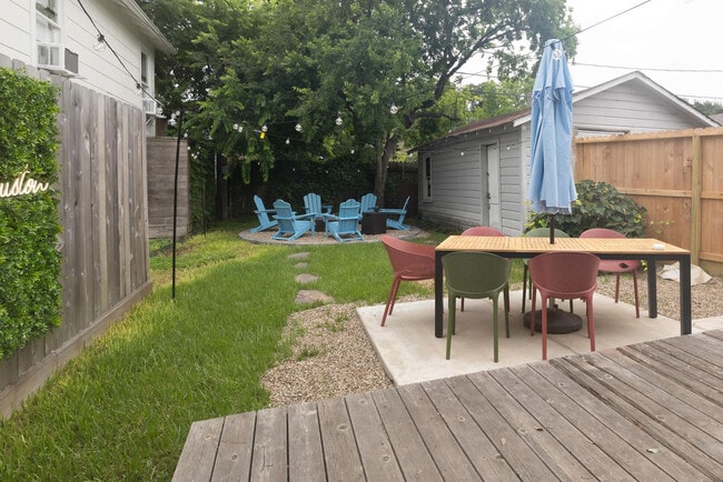 Building Photo - 725 Peddie St