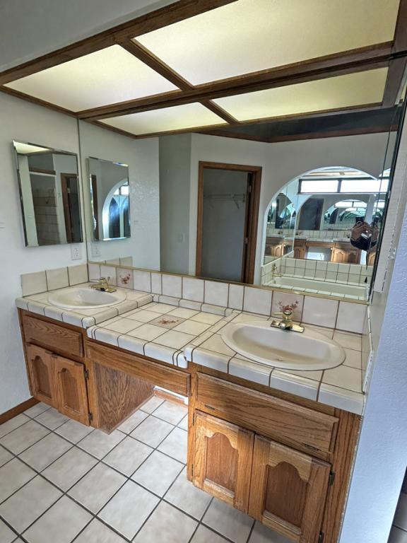 Building Photo - 15370 Tacony Rd