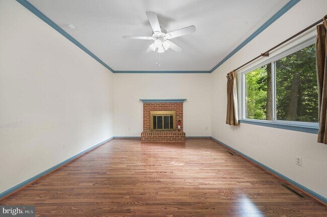 Building Photo - 44 Freedom Dr