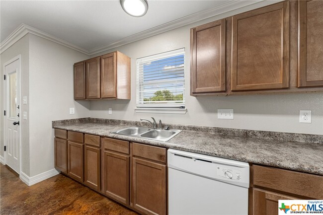 Building Photo - 2807 Terrace Dr