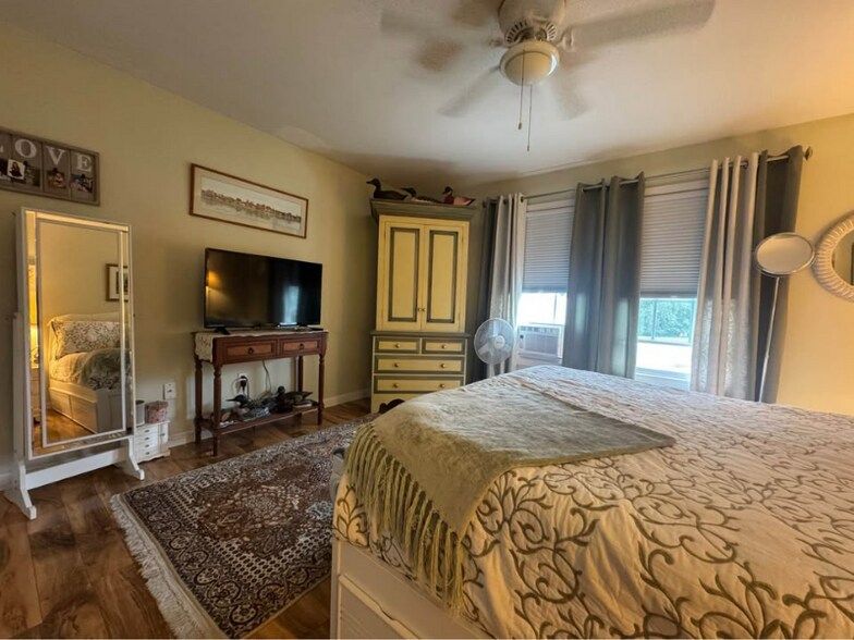 Building Photo - 725 Roosevelt Trail