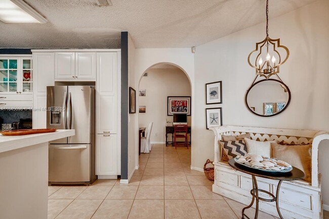 Building Photo - 11675 Berry Dr