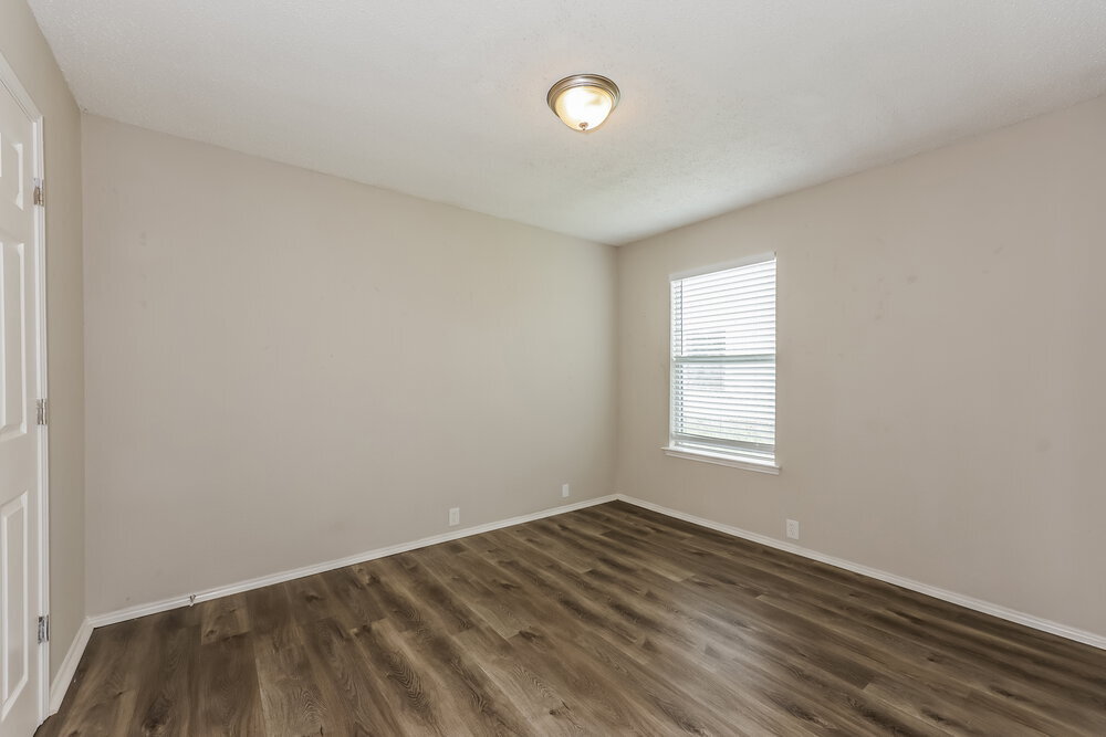 Building Photo - 6730 Meadowcrest Dr