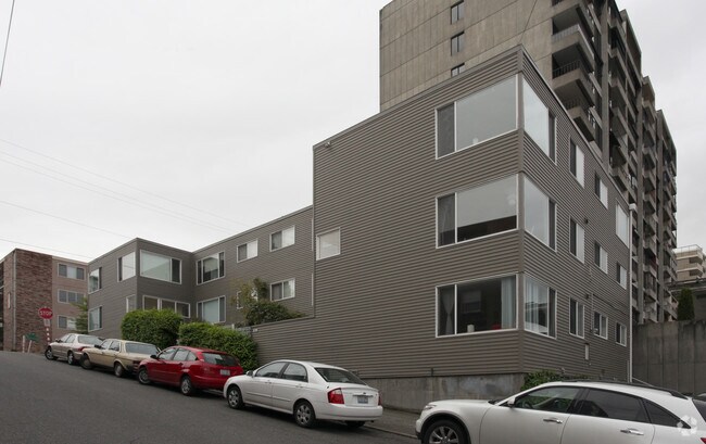 Primary Photo - 525 E Roy St
