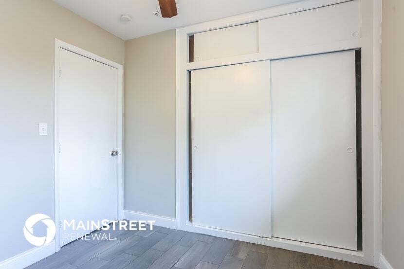 Building Photo - 421 SW 64th Terrace