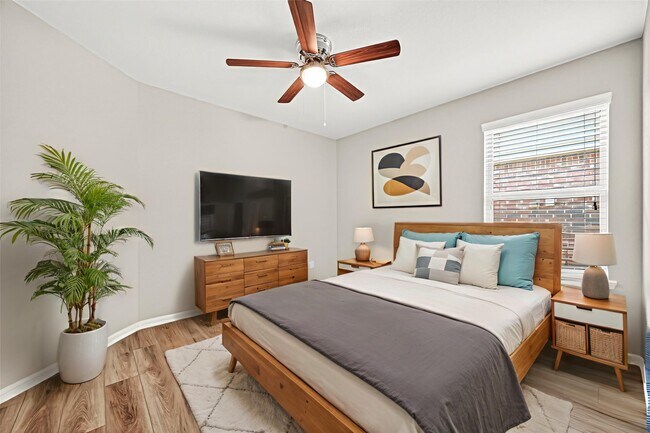 Building Photo - 3326 McDonough Way