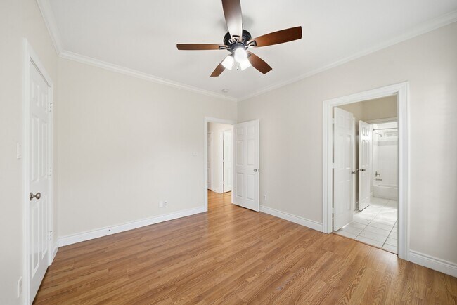 Building Photo - 3243 N Pemberton Cir Dr