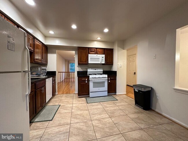 Building Photo - 6042 Loganwood Dr
