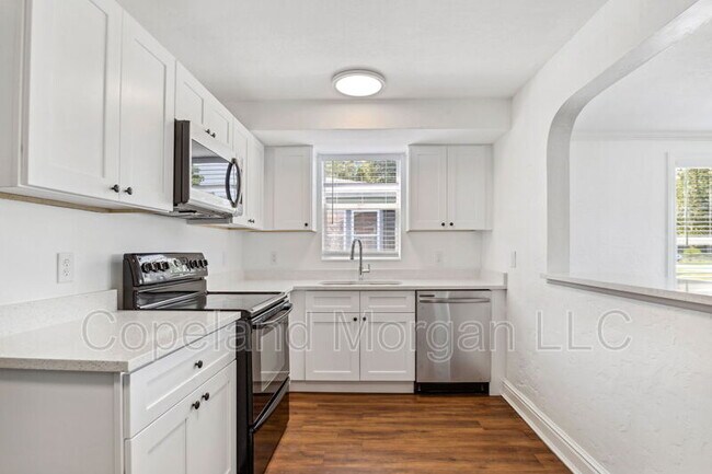 Building Photo - 4636 Fairfield Ave S