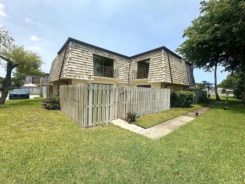 Building Photo - 173 Lake Arbor Dr