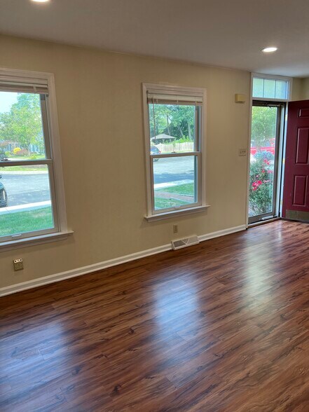 Building Photo - 1520 Tussey Ct