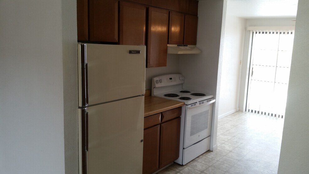 Building Photo - 111 Division Blvd