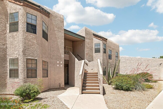 Building Photo - 5998 N 78th St