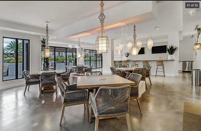 Building Photo - 1111 Central Ave