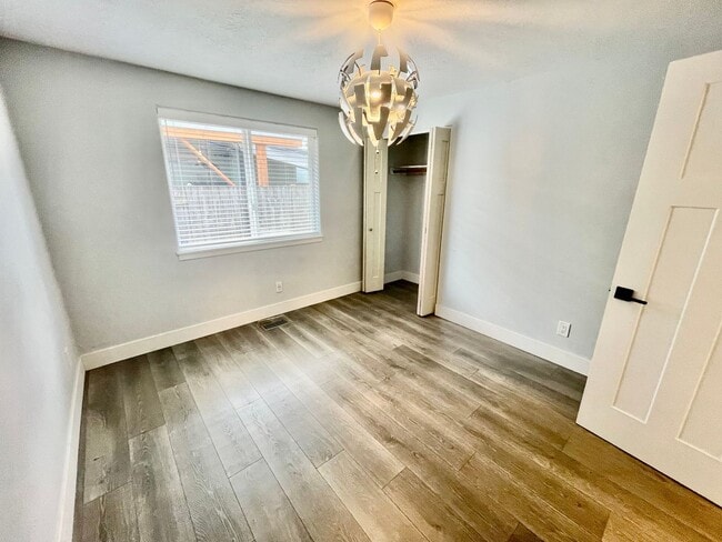 Building Photo - Light and Bright 3bd/2bath Hillsboro Home ...