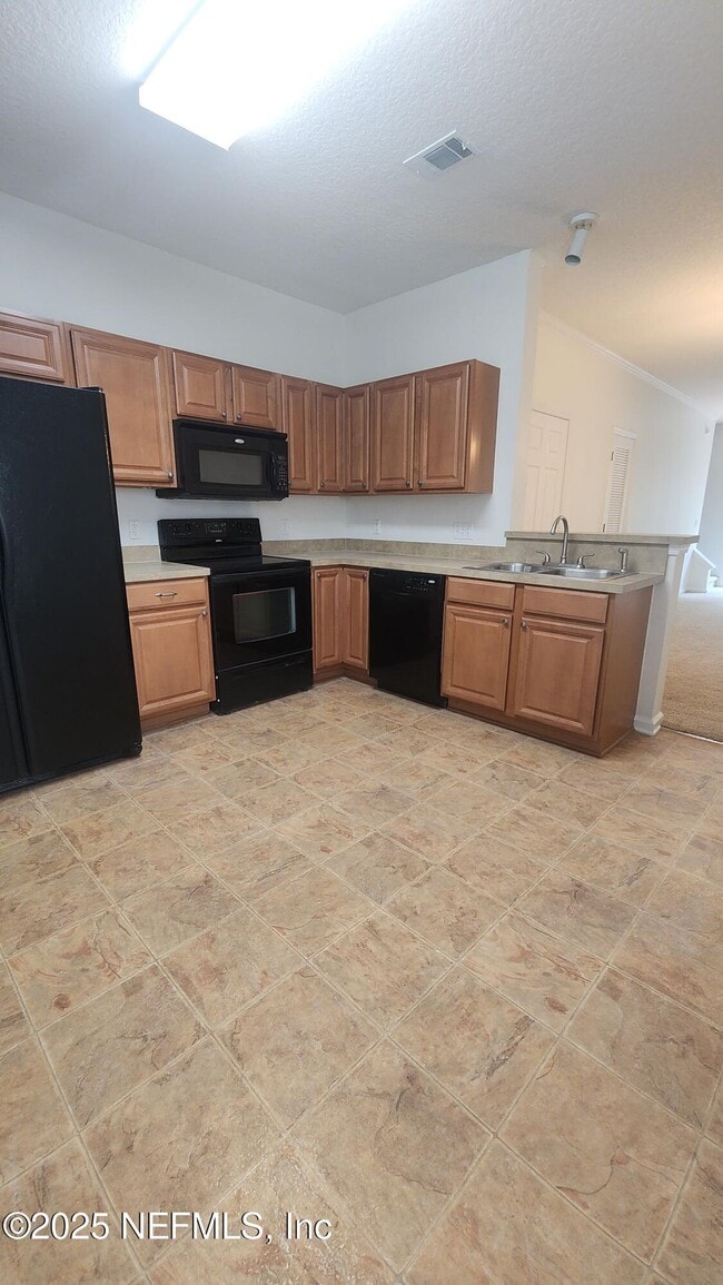 Building Photo - 607 Scrub Jay Dr