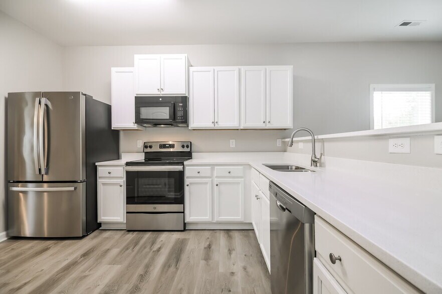 Building Photo - 1308 Hosmer Ct