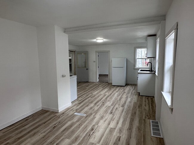 Building Photo - 1016 4th Ave