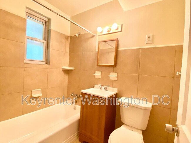 Building Photo - 4615 Central Ave NE