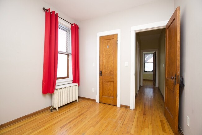 Building Photo - 1002 Beloit Ave