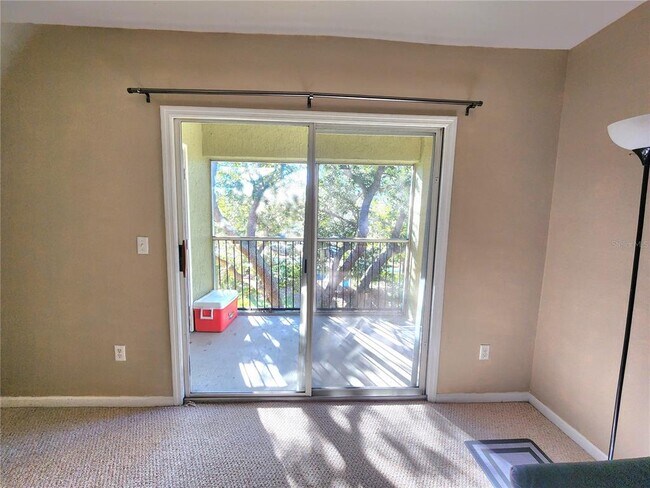 Building Photo - 712 Crest Pines Dr