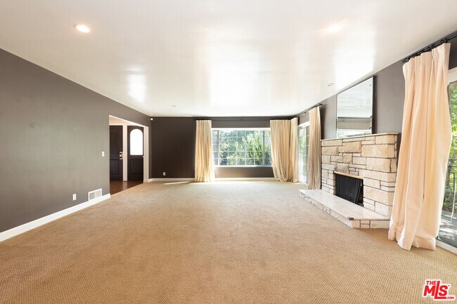 Building Photo - 503 N Greencraig Rd