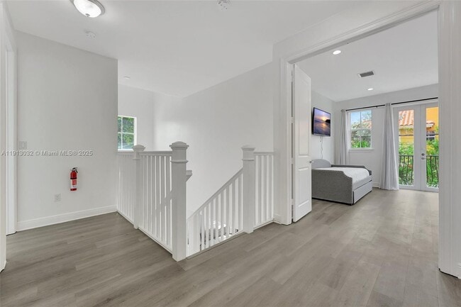 Building Photo - 407 SW 17th St