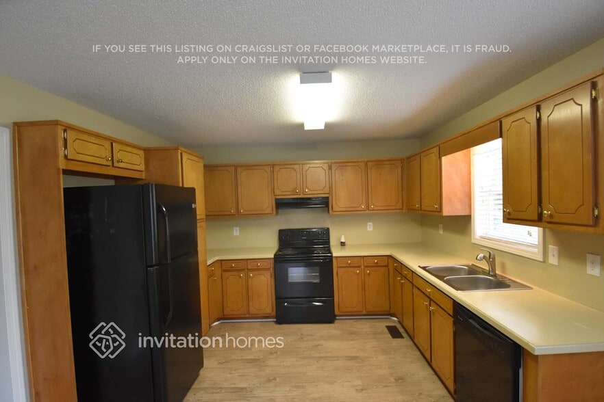 Building Photo - 4719 Deer Ridge Ct