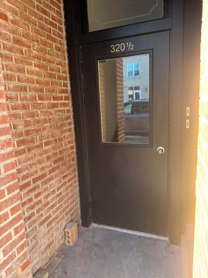 Street Entrance - 320 Washington St