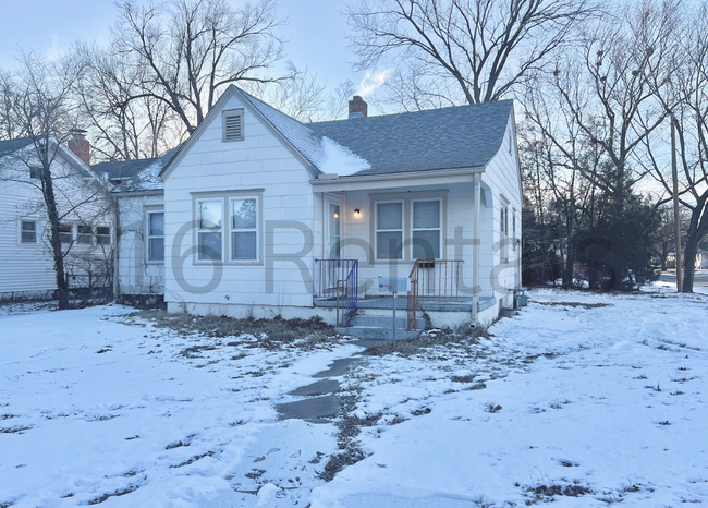 Building Photo - $1025 - 3 bed 1 bath home - Single Family ...