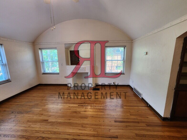 Building Photo - 1088 Northwest Blvd