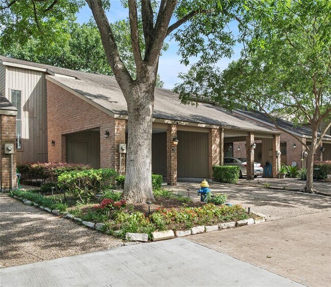 Primary Photo - 9400 Doliver Dr