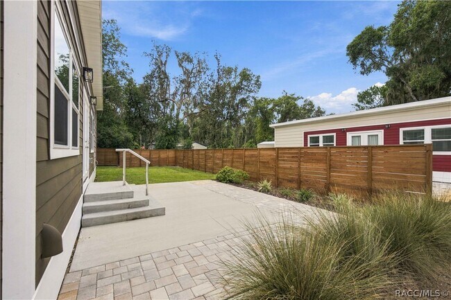 Building Photo - 9306 E Sycamore Pl